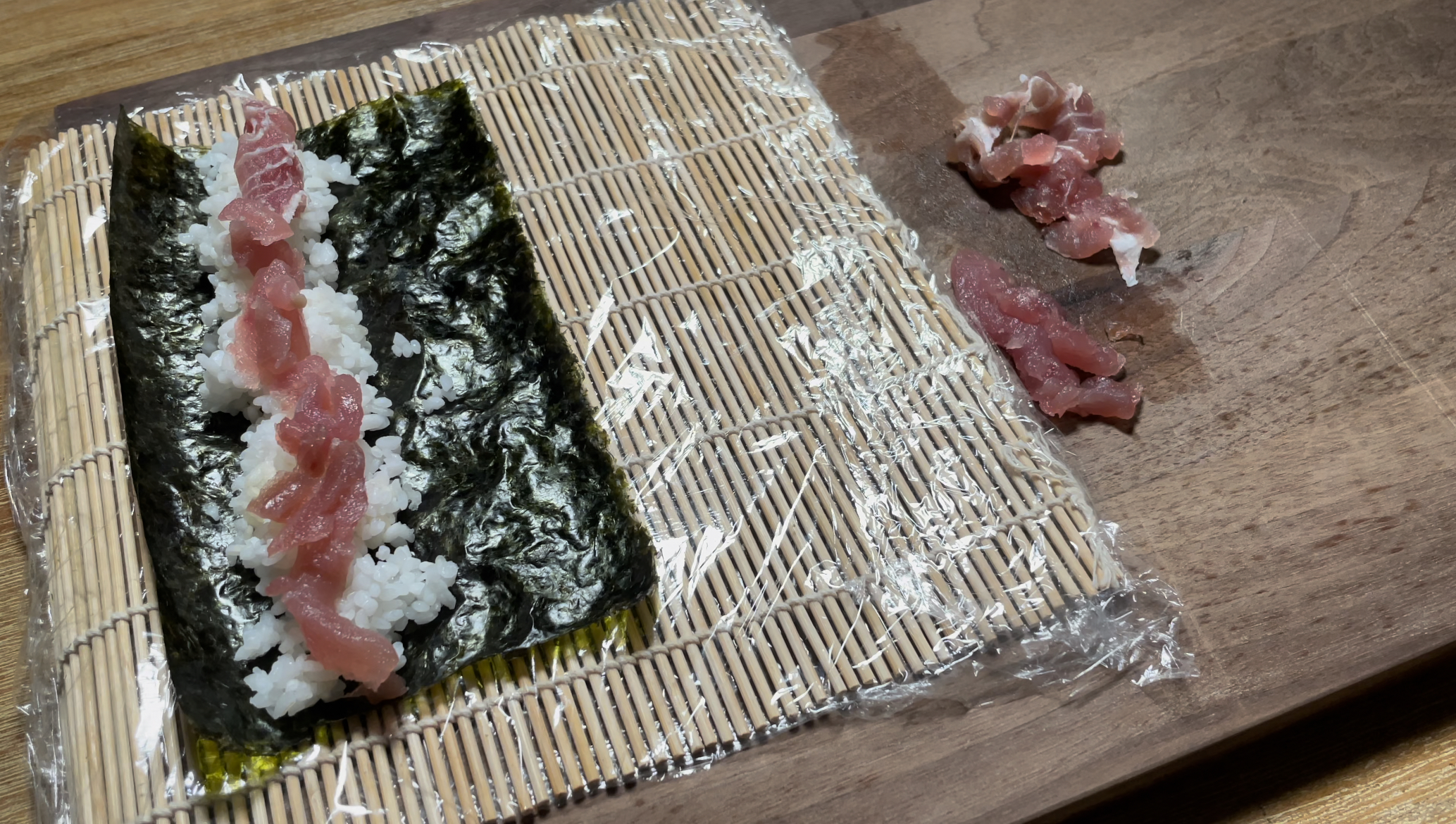 How to Make Tuna Maki (Sushi Roll) – Sizzlefish